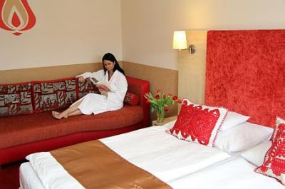 Büki szállás, Hotel Piroska szép kétágyas szobája Bükfürdőn wellness szolgáltatással - Hotel Piroska**** Bük - Akciós Gyógy és wellness hotel Bükfürdőn félpanzióval